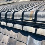 大津市にて雨漏り修理〈冠瓦の隙間をラバーロック工法で補修〉 施工後