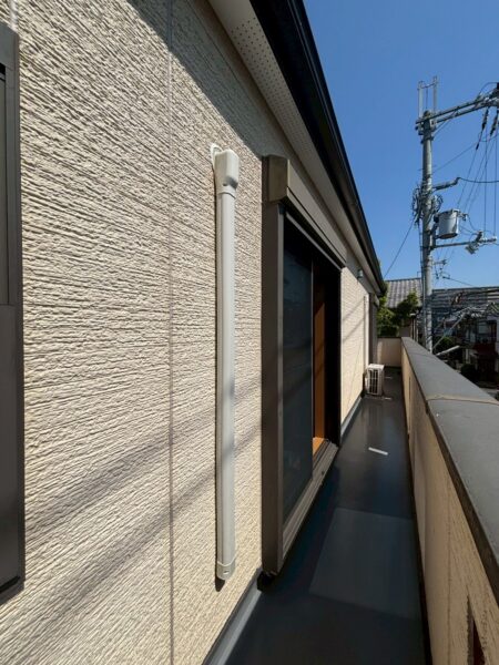 大津市にて雨漏り修理〈外壁からの浸水を補修〉 施工前